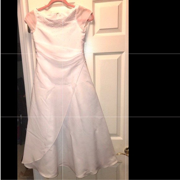 Beautiful Long White Dress. Lightly beaded bodice. - Picture 1 of 9